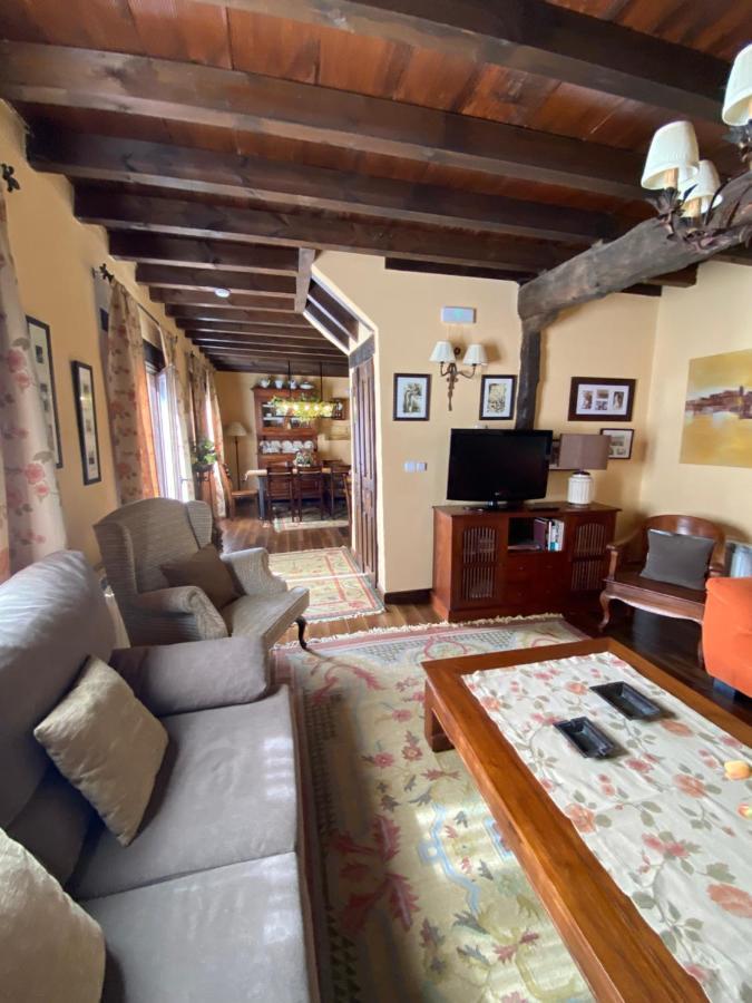 Casa Rural Dos Reales San Cristobal de Boedo Exterior photo