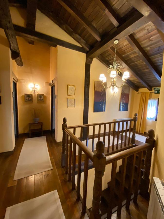Casa Rural Dos Reales San Cristobal de Boedo Exterior photo