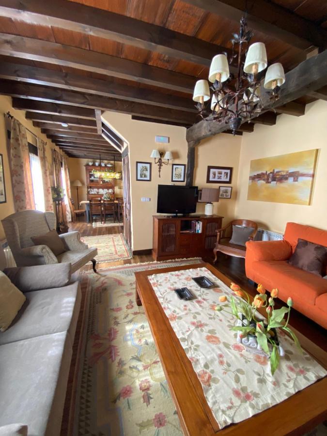 Casa Rural Dos Reales San Cristobal de Boedo Exterior photo